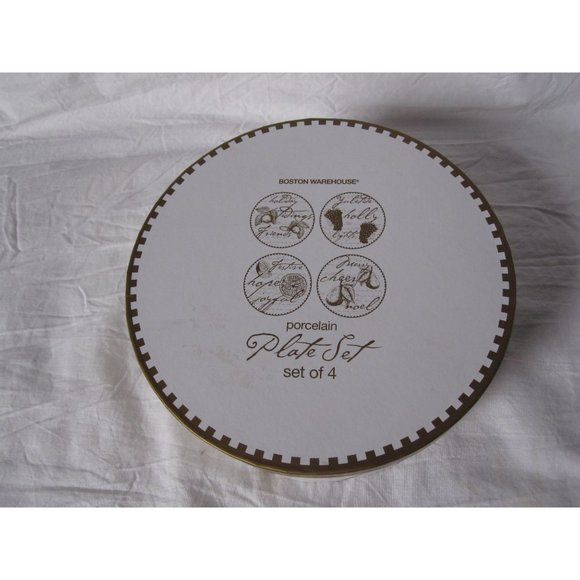 New open box Boston Warehouse Porcelain plate set of 4 Christmas festive #50392 - Picture 2 of 8
